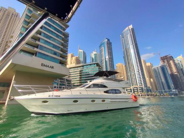 50ft Al Shali yacht – deck view