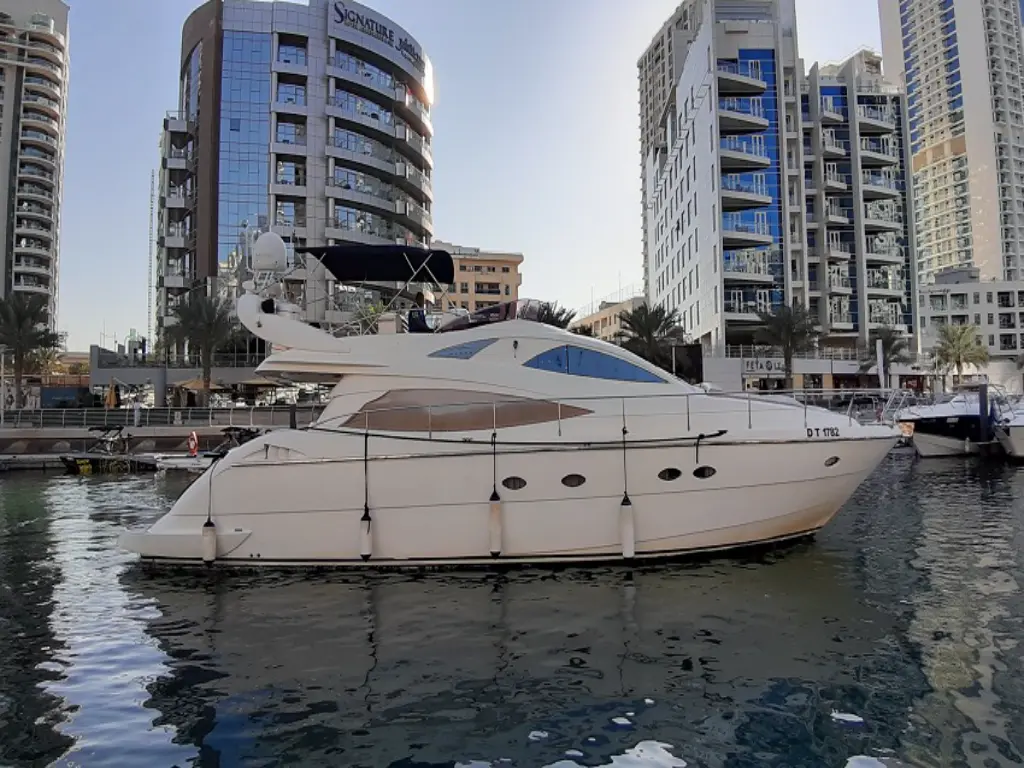 55ft yacht - cruising view