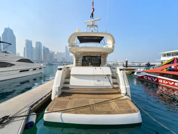 68ft yacht – deck view